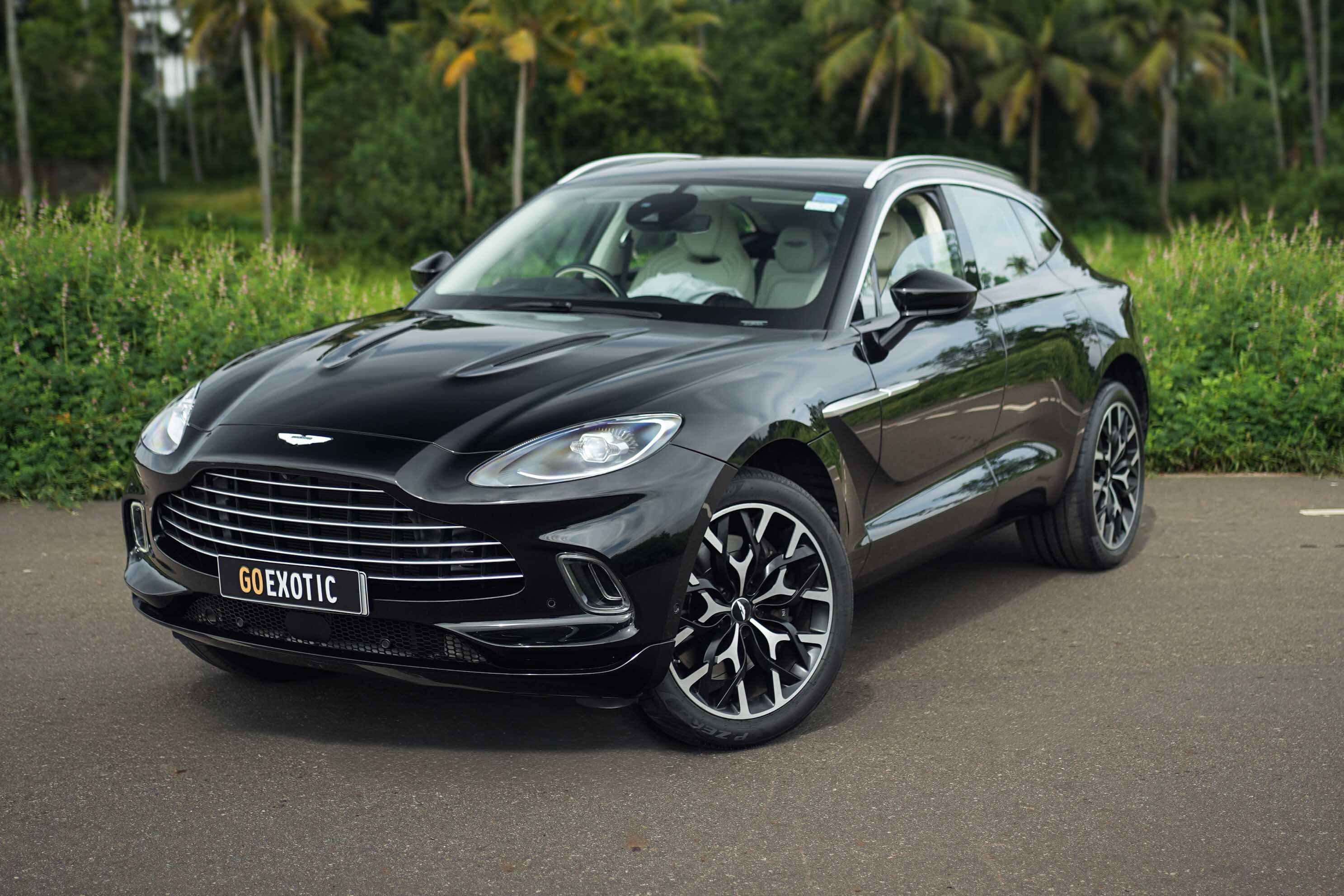2021 ASTON MARTIN DBX