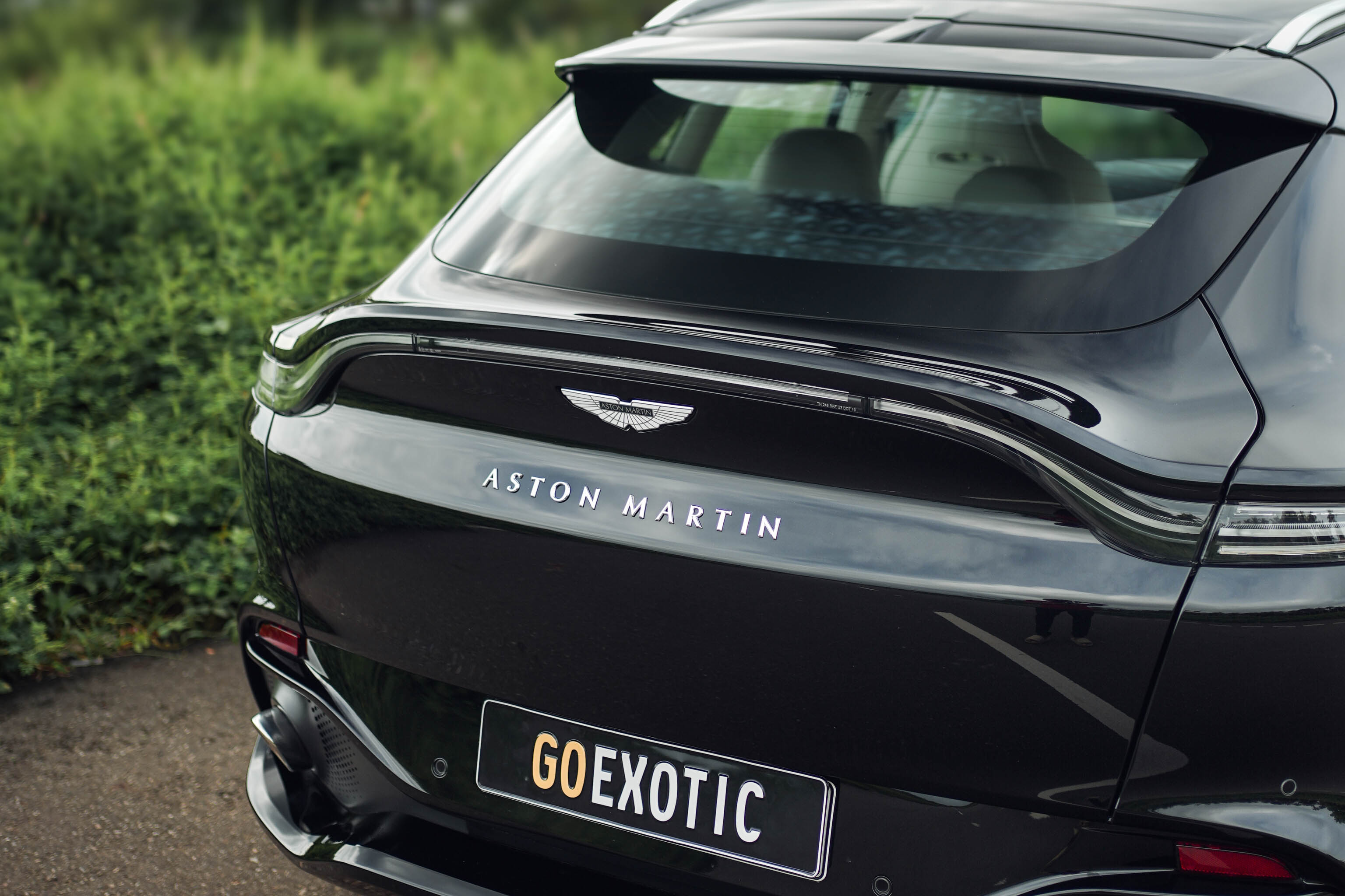2021 ASTON MARTIN DBX