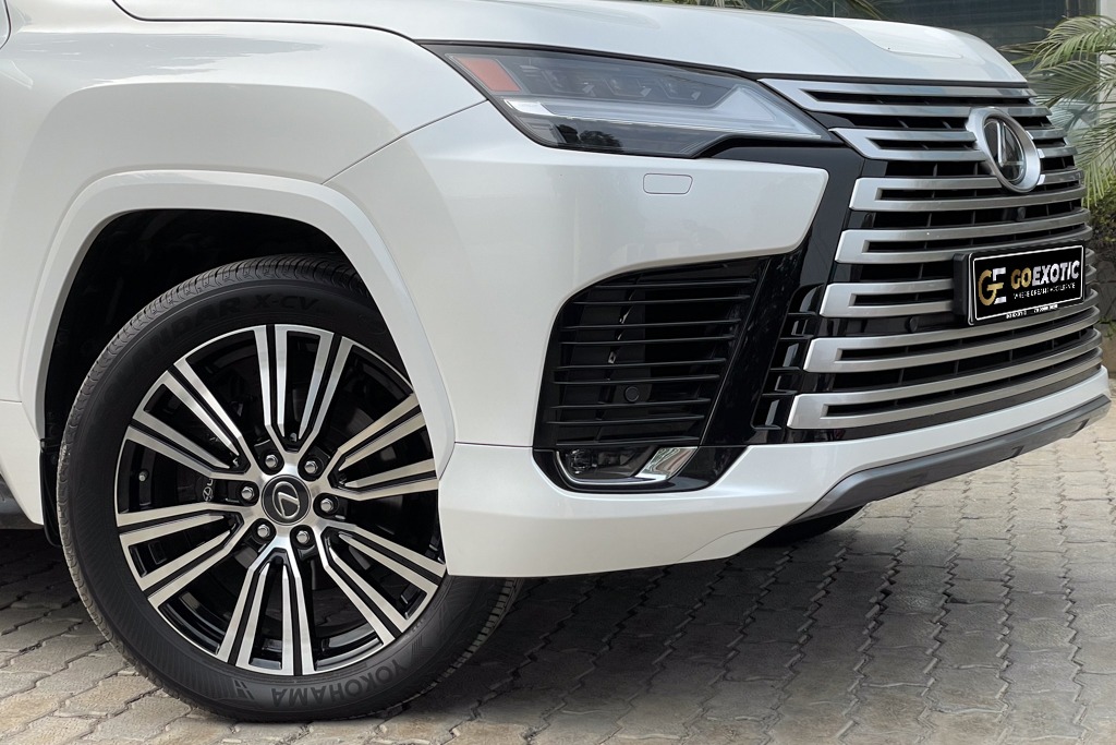 2023 LEXUS LX500d
