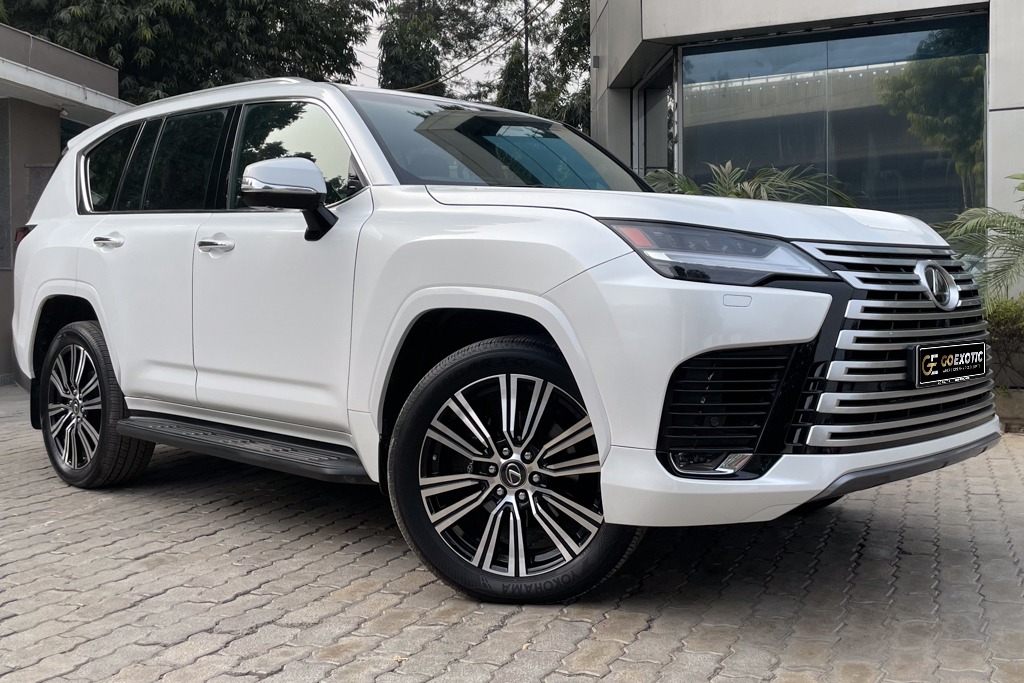 2023 LEXUS LX500d