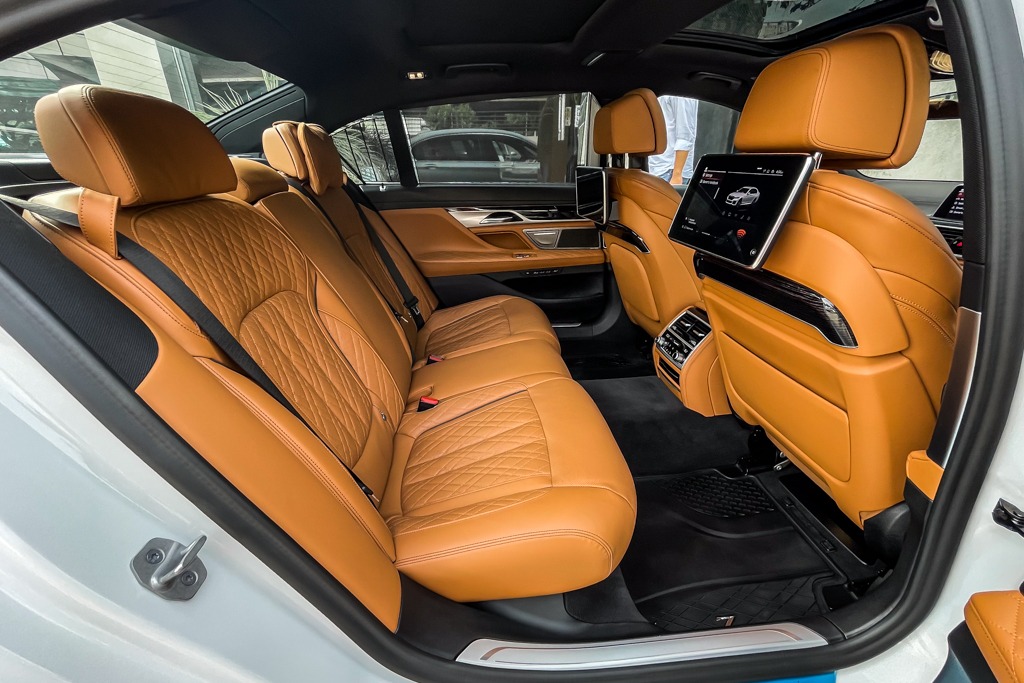 2021 BMW 740LI M SPORT