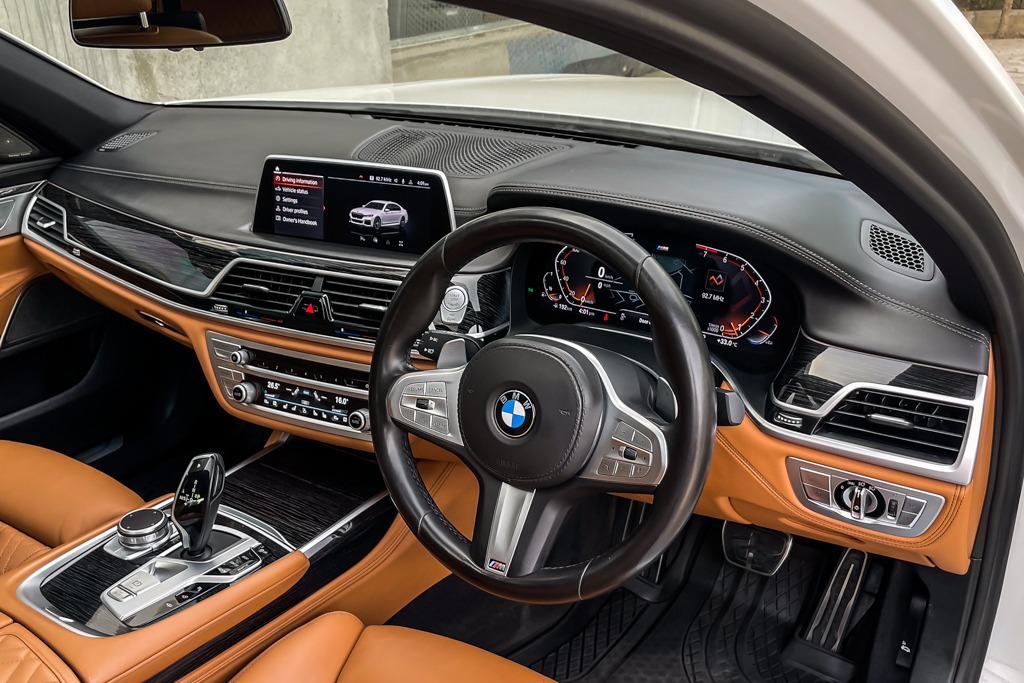 2021 BMW 740LI M SPORT