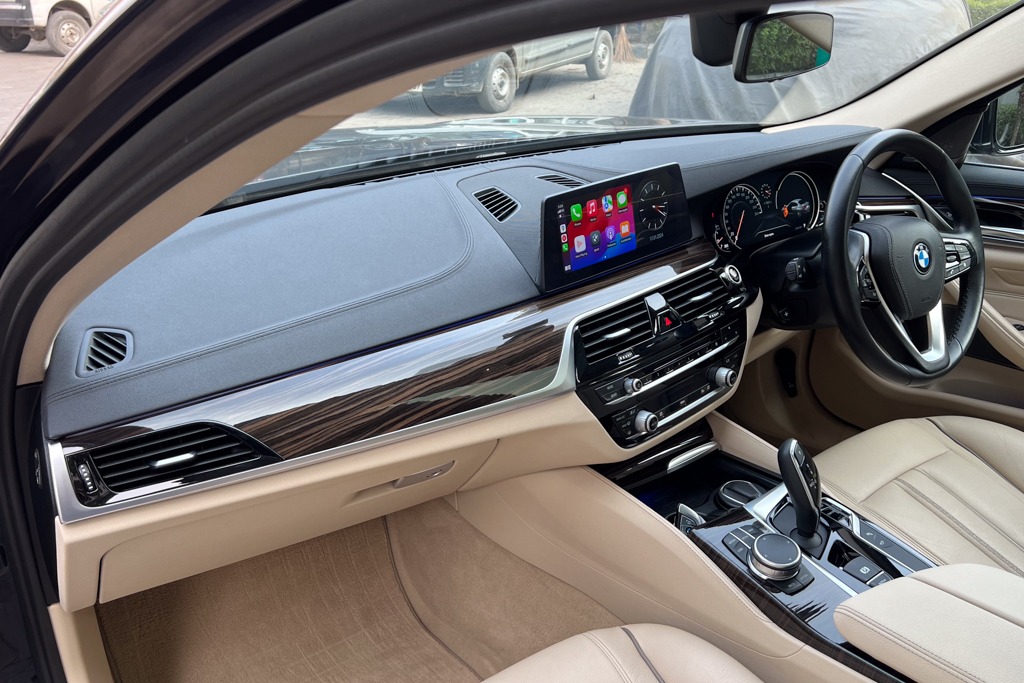 2018 BMW 520d LUXURY LINE