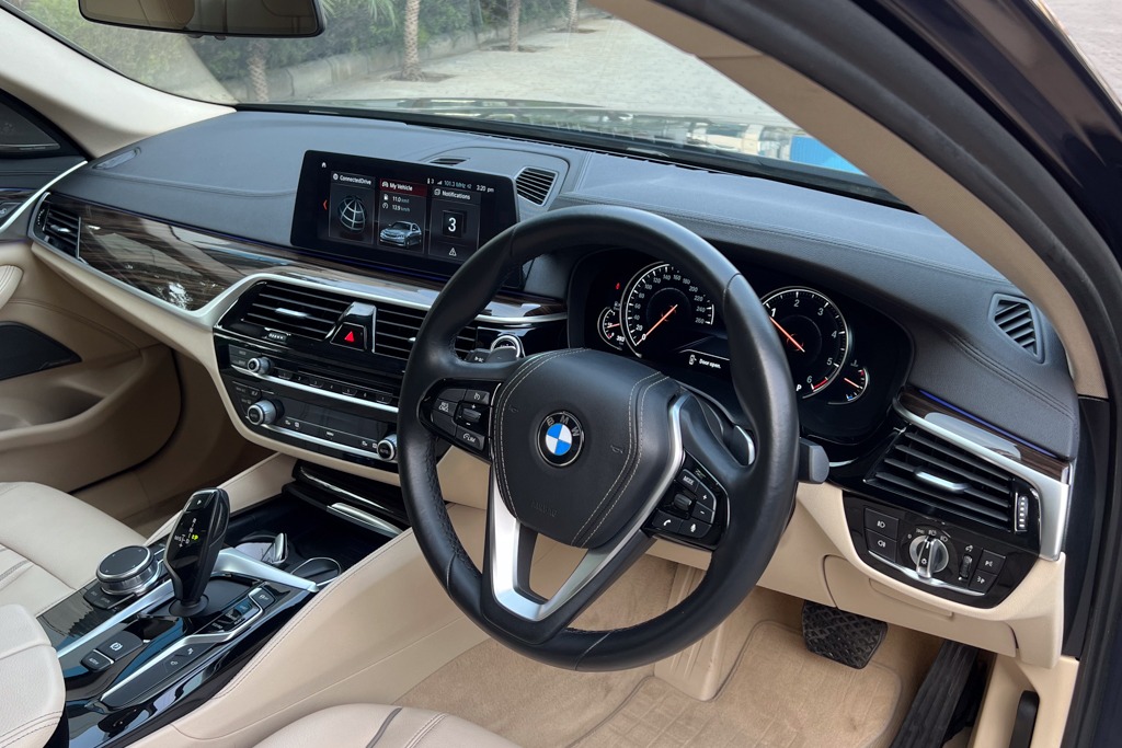 2018 BMW 520d LUXURY LINE
