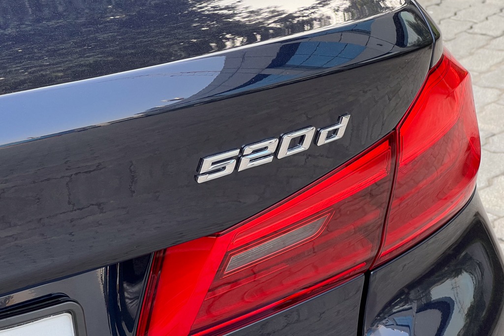 2018 BMW 520d LUXURY LINE