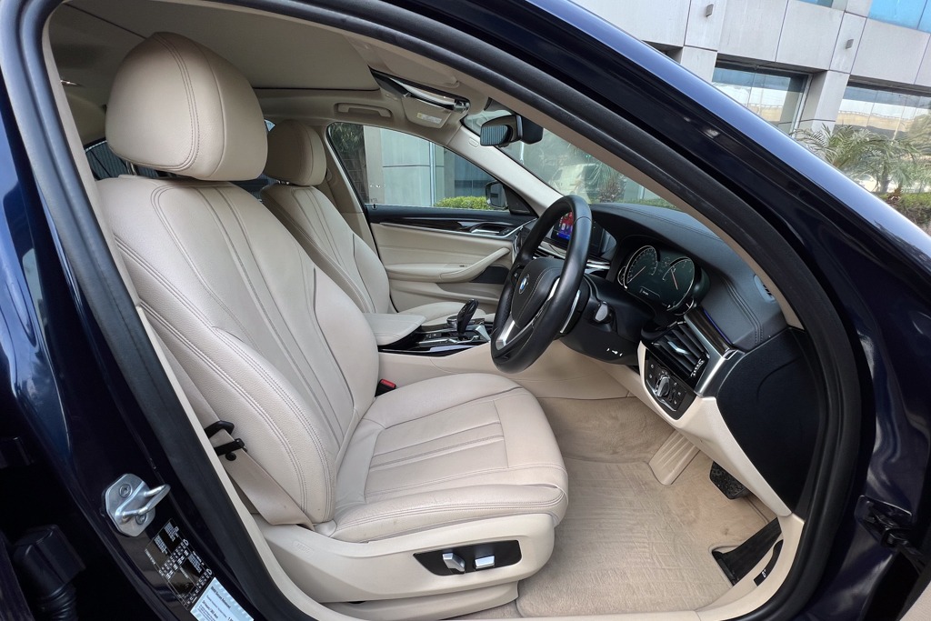 2018 BMW 520d LUXURY LINE