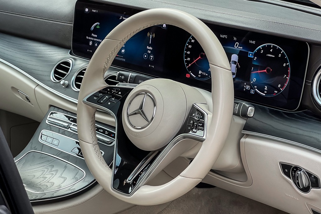 2021 MERCEDES BENZ E200 EXCLUSIVE