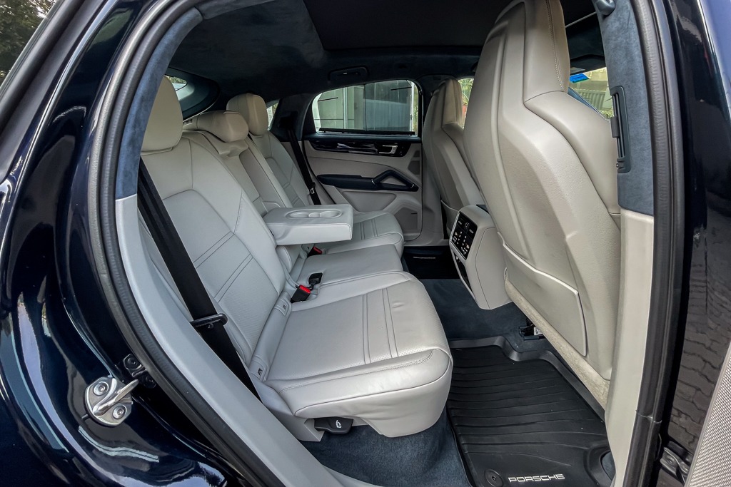 2021 PORSCHE CAYENNE COUPE