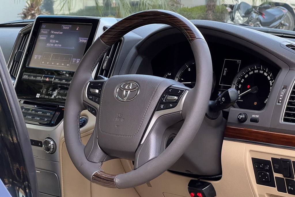 2017 TOYOTA LC200 VX