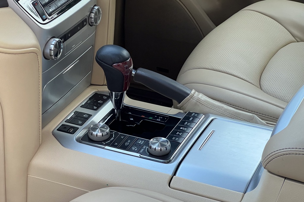 2017 TOYOTA LC200 VX