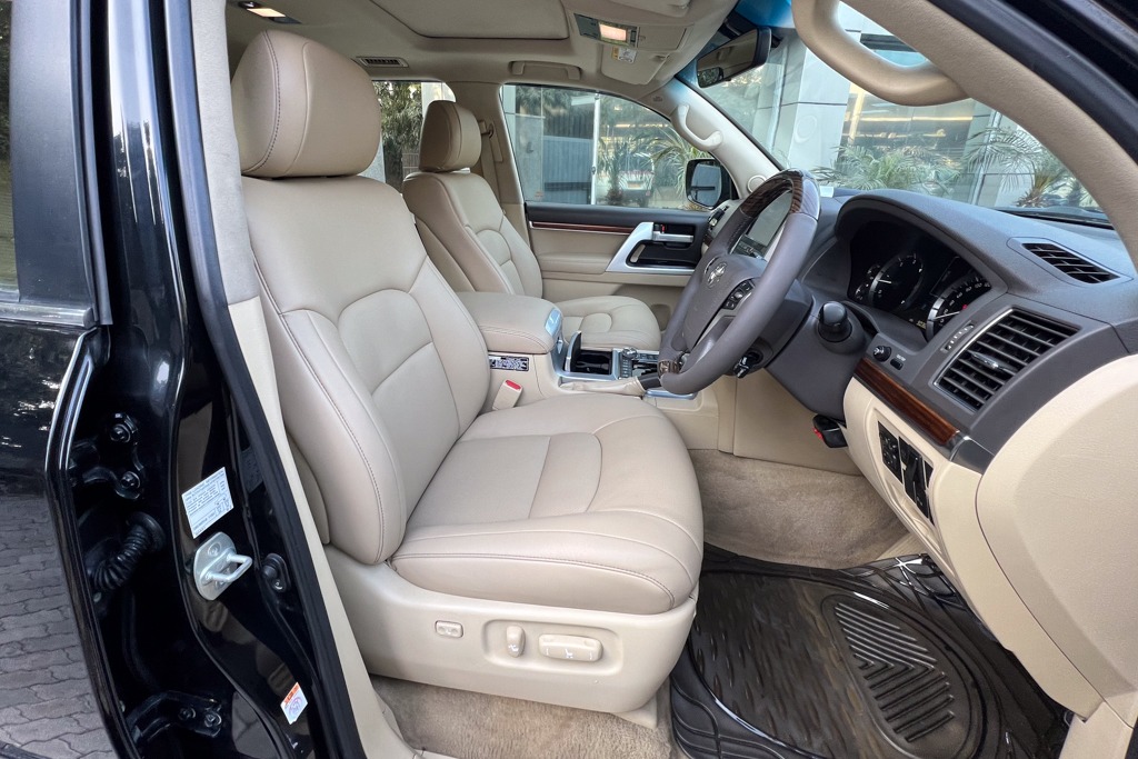 2017 TOYOTA LC200 VX