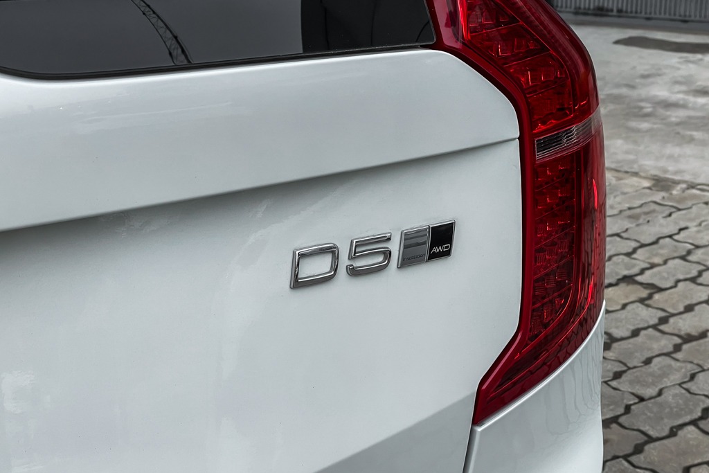 2016 VOLVO XC90 D5 INSCRIPTION