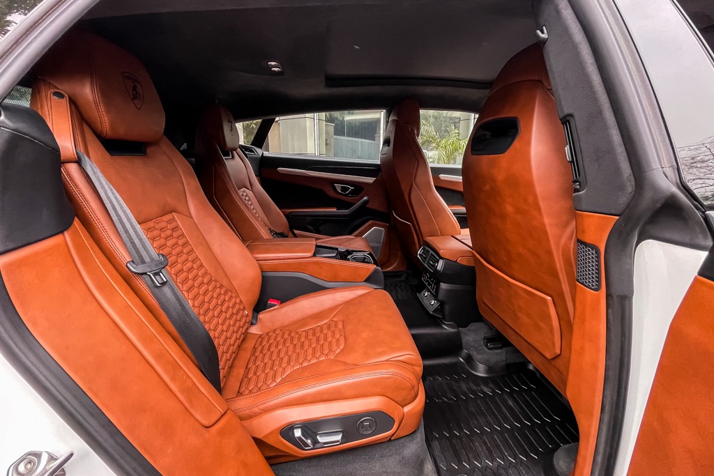 2019 LAMBORGHINI URUS