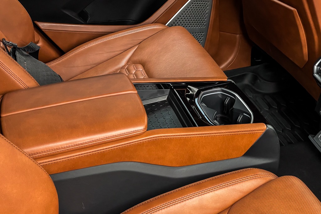 2019 LAMBORGHINI URUS