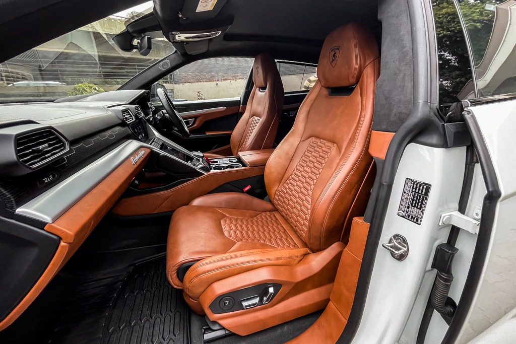 2019 LAMBORGHINI URUS