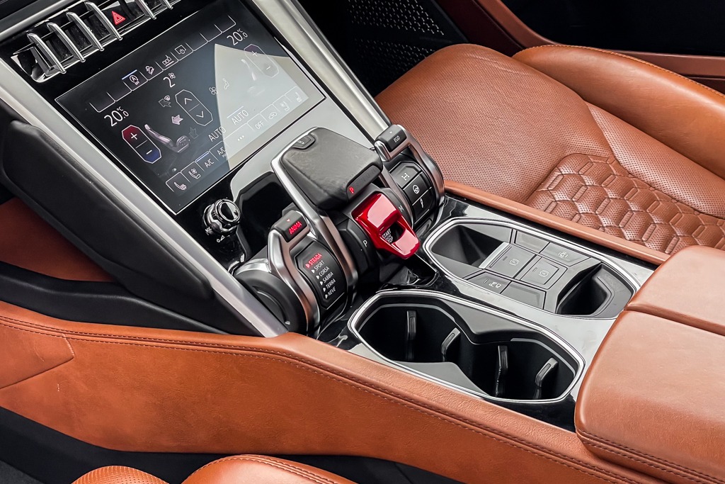 2019 LAMBORGHINI URUS