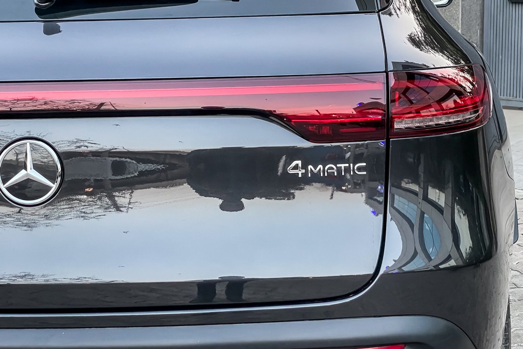 MERCEDES BENZ EQC 400 4MATIC