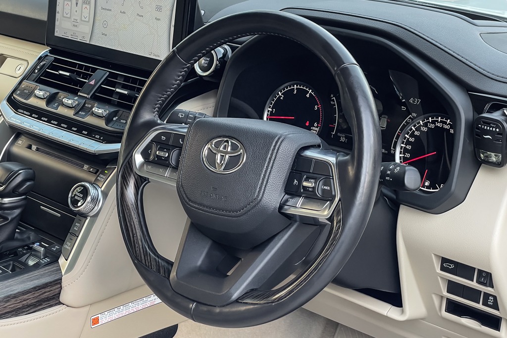 2022 TOYOTA LAND CRUISER ZX 300