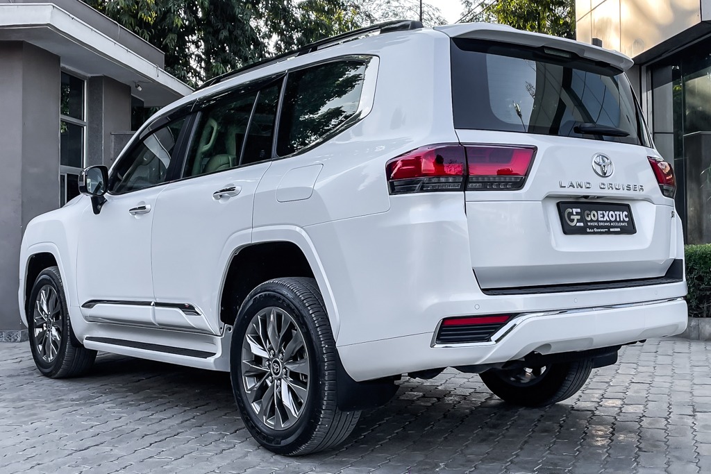 2022 TOYOTA LAND CRUISER ZX 300