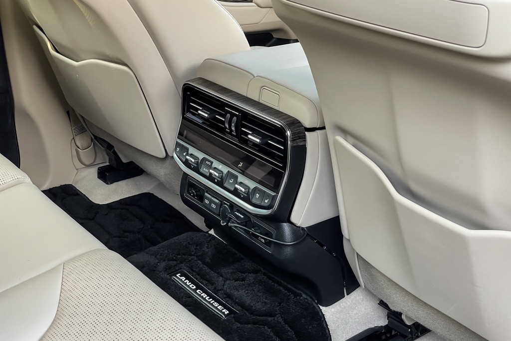 2022 TOYOTA LAND CRUISER ZX 300