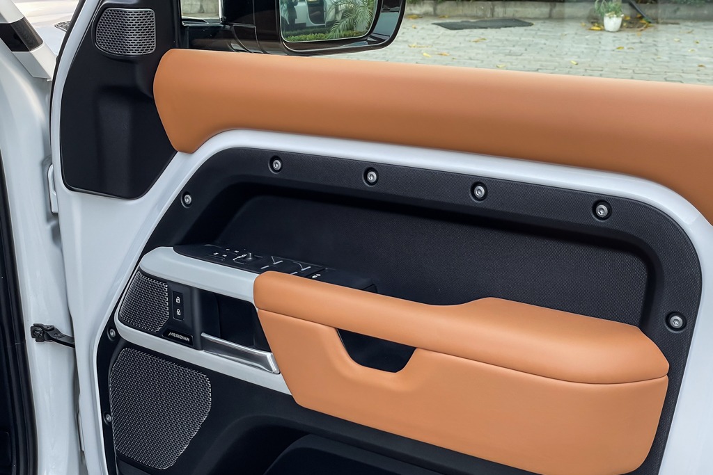 2023 LAND ROVER DEFENDER HSE