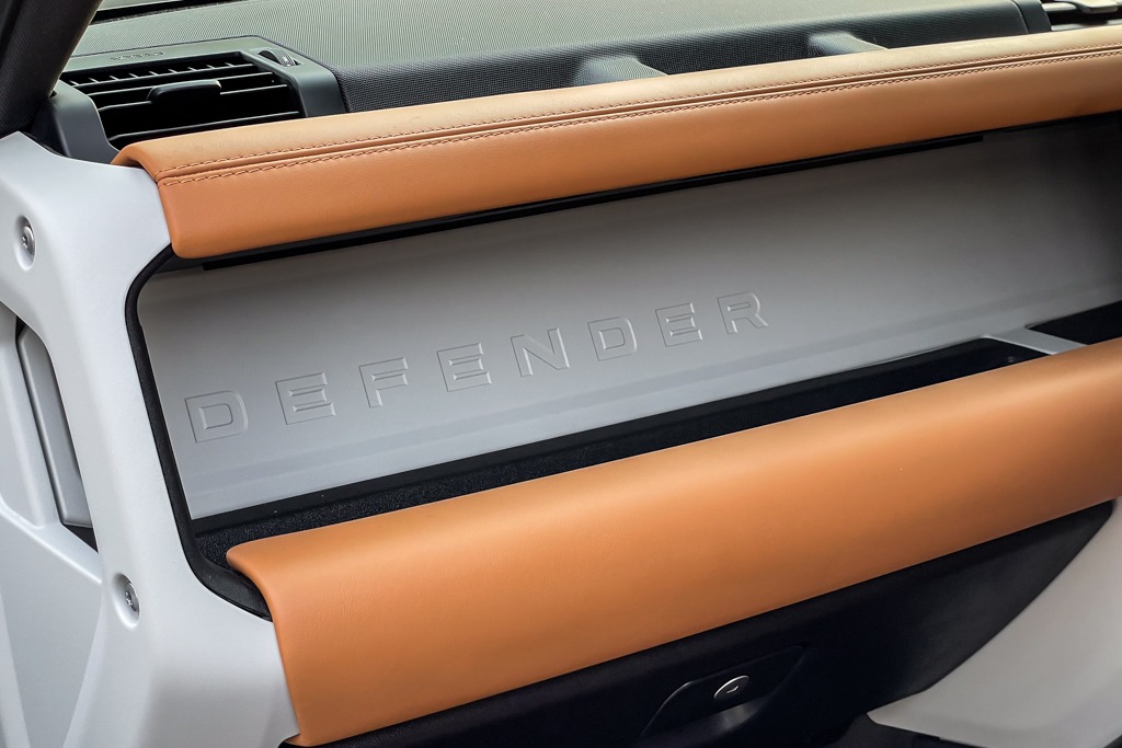 2023 LAND ROVER DEFENDER HSE