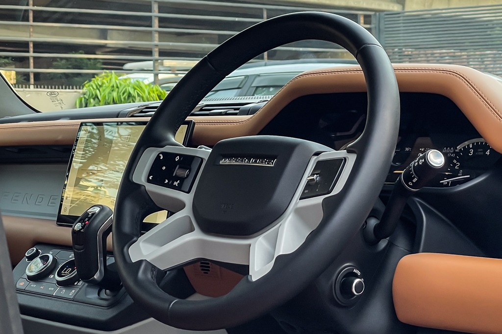 2023 LAND ROVER DEFENDER HSE