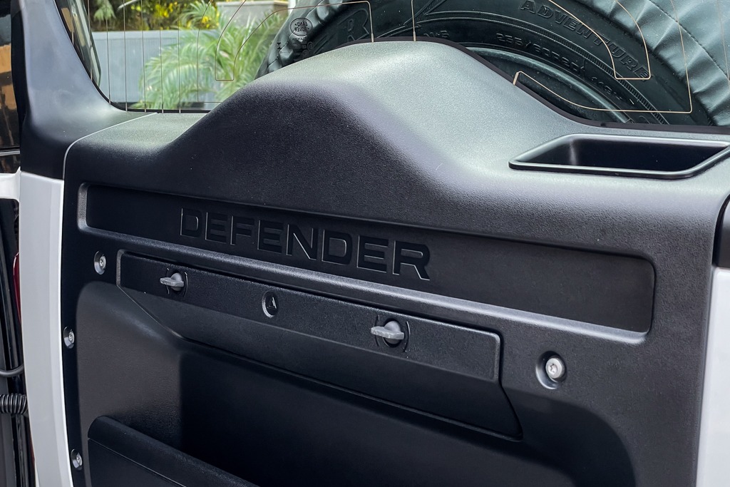 2023 LAND ROVER DEFENDER HSE