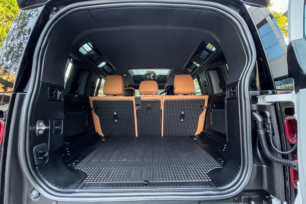 2023 LAND ROVER DEFENDER HSE