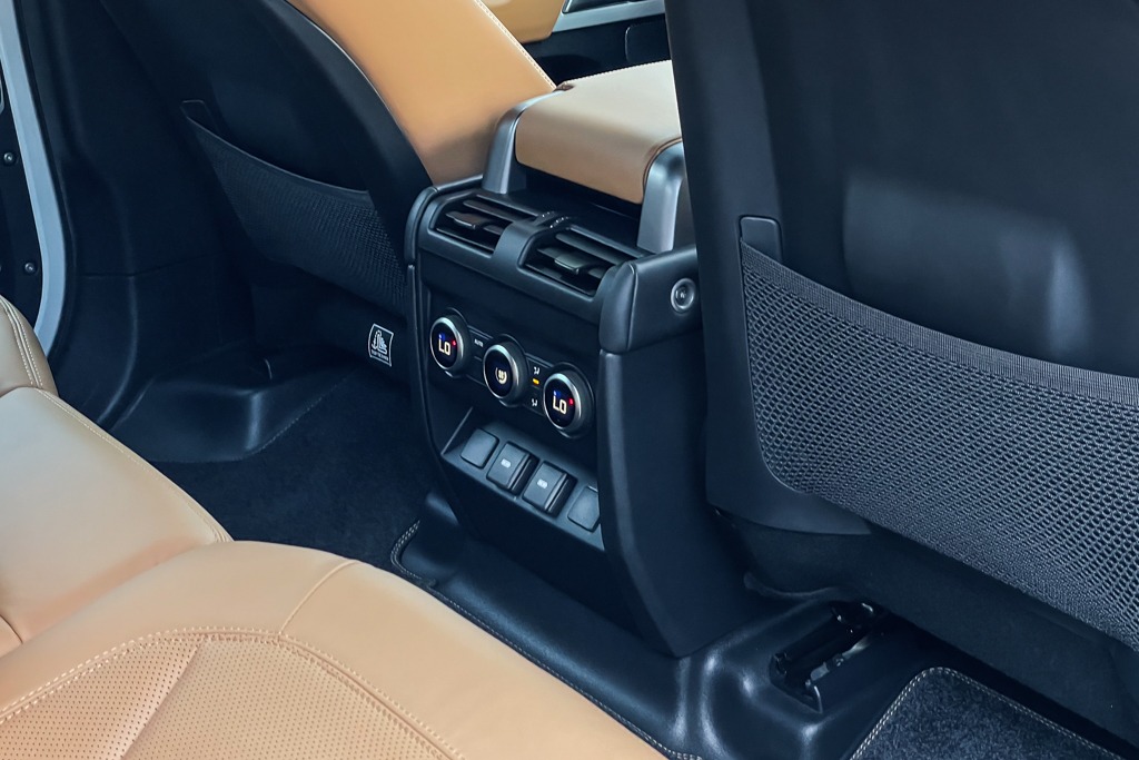 2023 LAND ROVER DEFENDER HSE