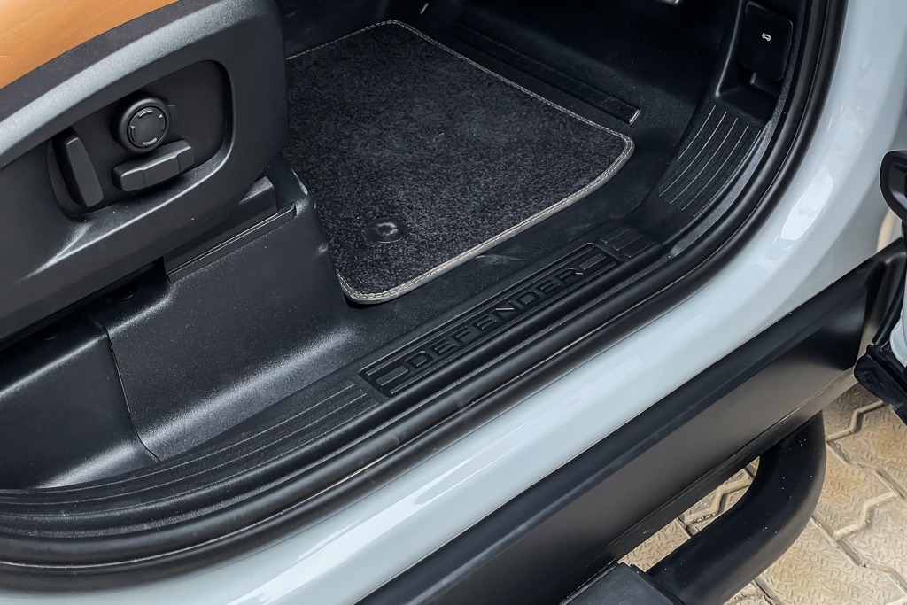 2023 LAND ROVER DEFENDER HSE