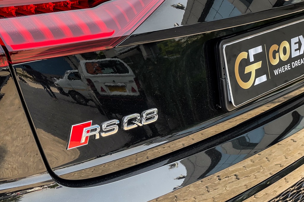 2024 AUDI RS Q8