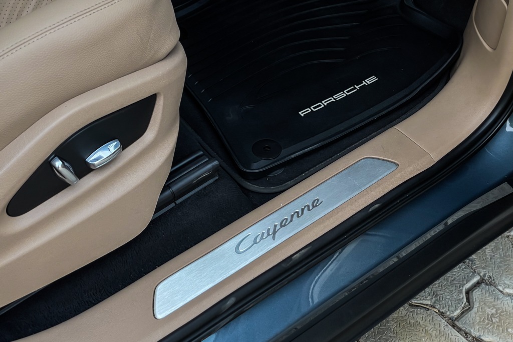 2018 PORSCHE CAYENNE