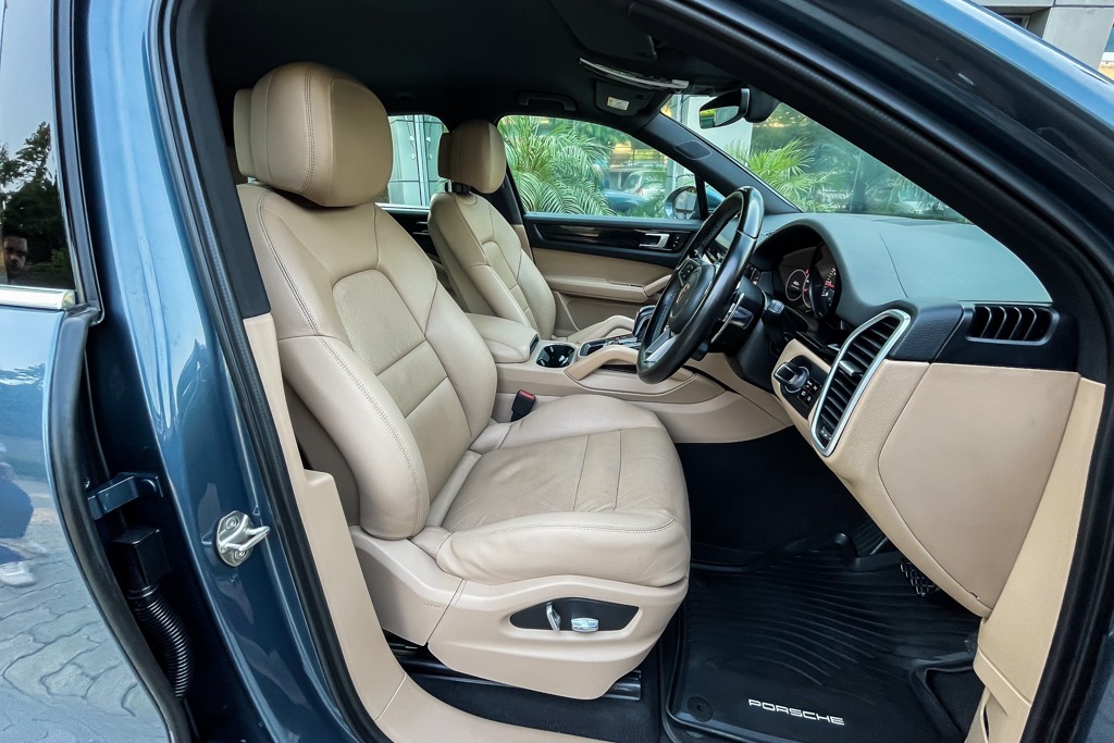 2018 PORSCHE CAYENNE