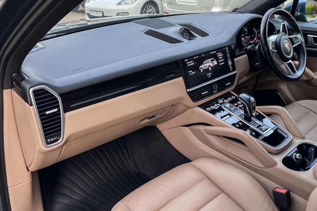 2018 PORSCHE CAYENNE