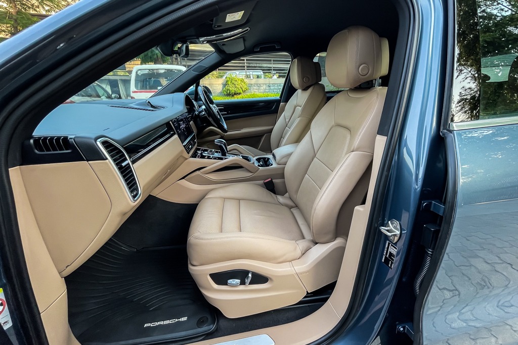 2018 PORSCHE CAYENNE