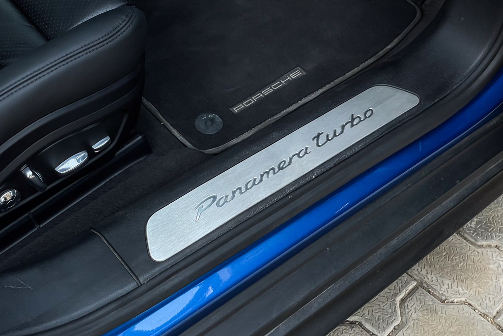 2017 PORSCHE PANAMERA TURBO