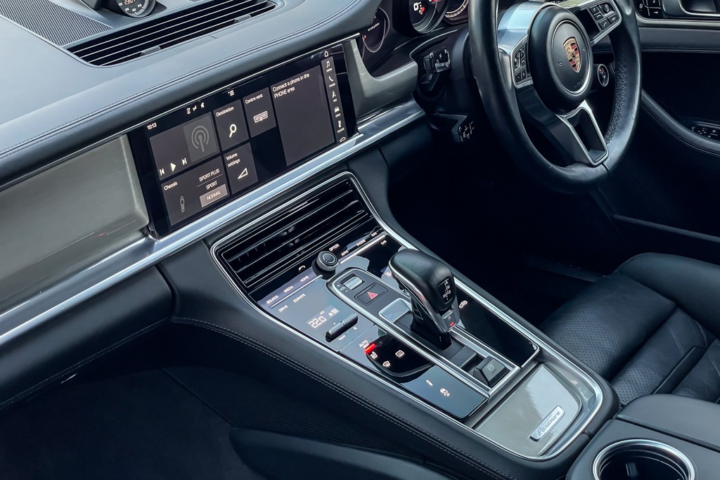 2017 PORSCHE PANAMERA TURBO