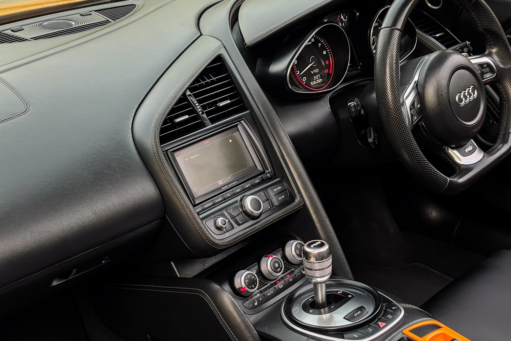 2011 AUDI R8 V10 SPYDER