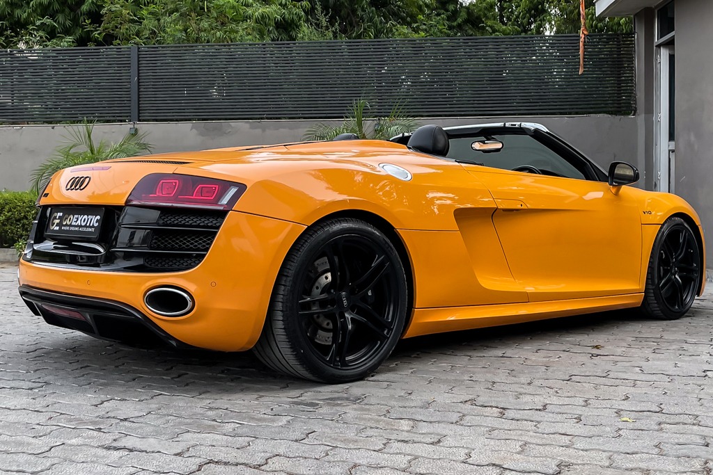 2011 AUDI R8 V10 SPYDER