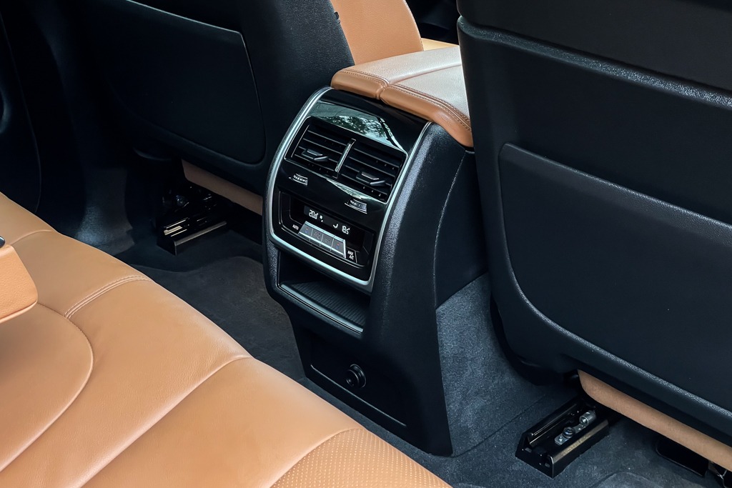 2021 BMW X5 40i M SPORT