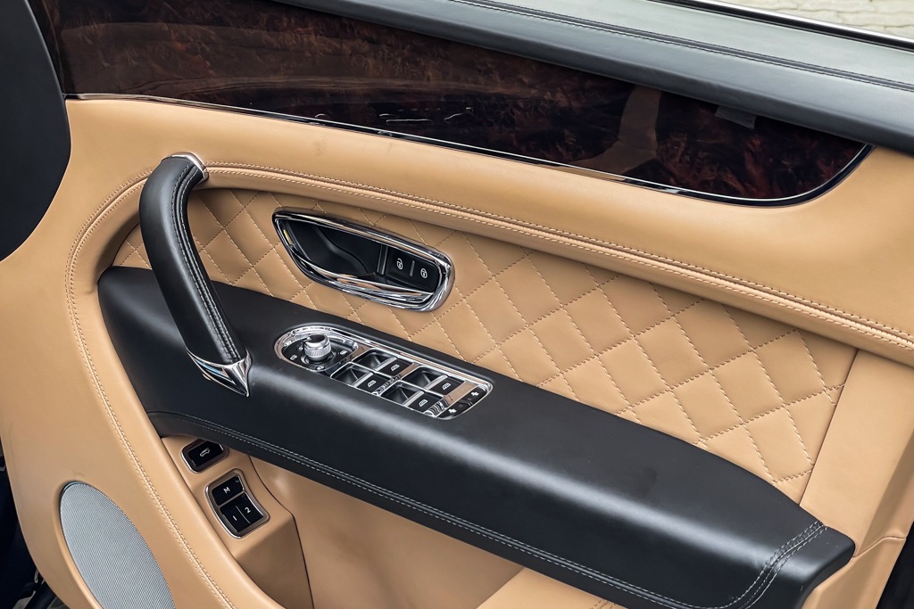 2017 BENTLEY BENTAYGA W12