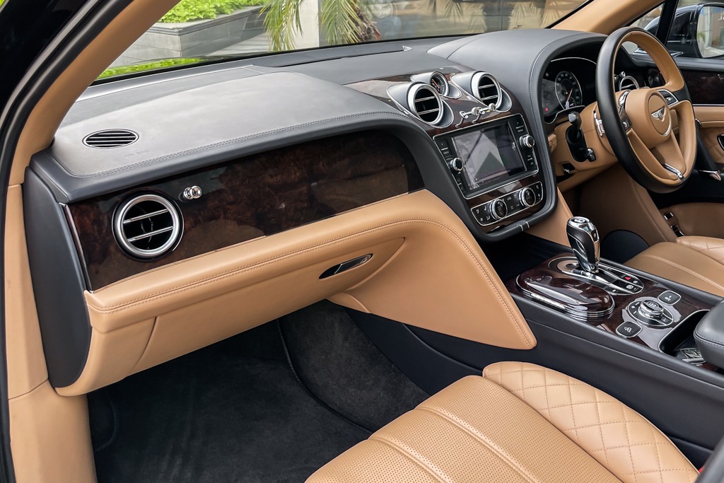 2017 BENTLEY BENTAYGA W12