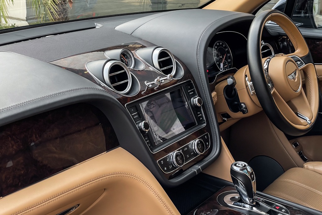 2017 BENTLEY BENTAYGA W12