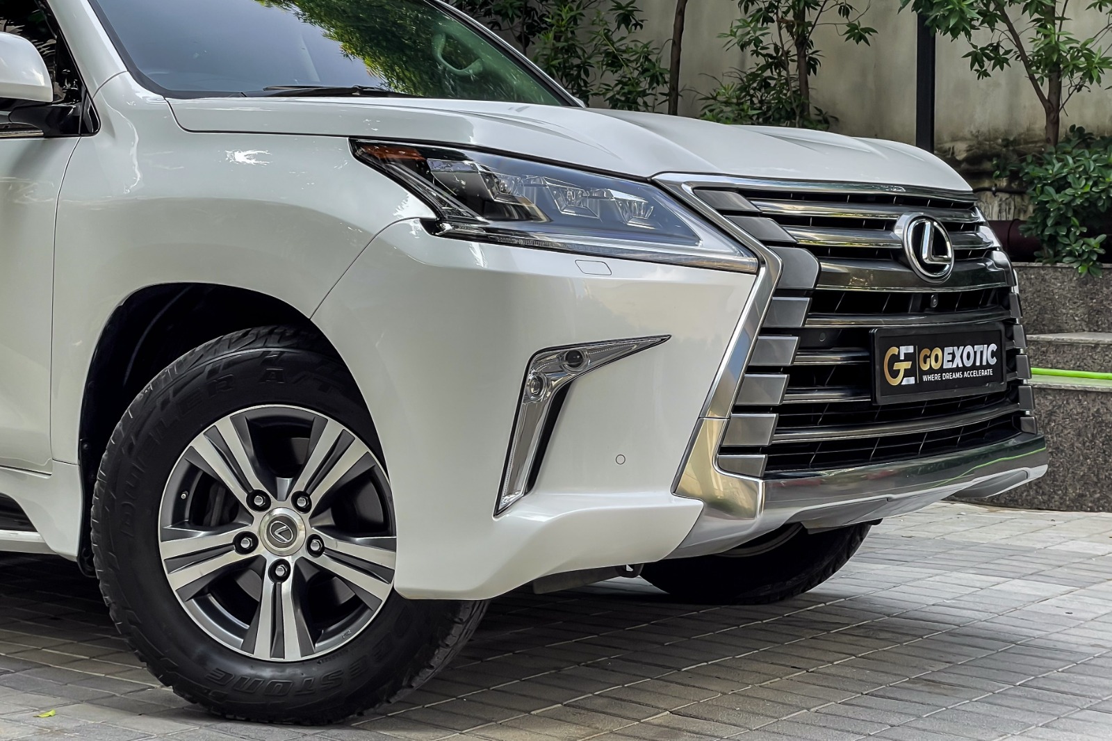 2020 LEXUS LX 570 V8
