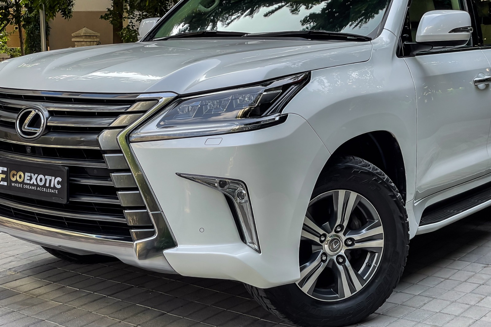 2020 LEXUS LX 570 V8