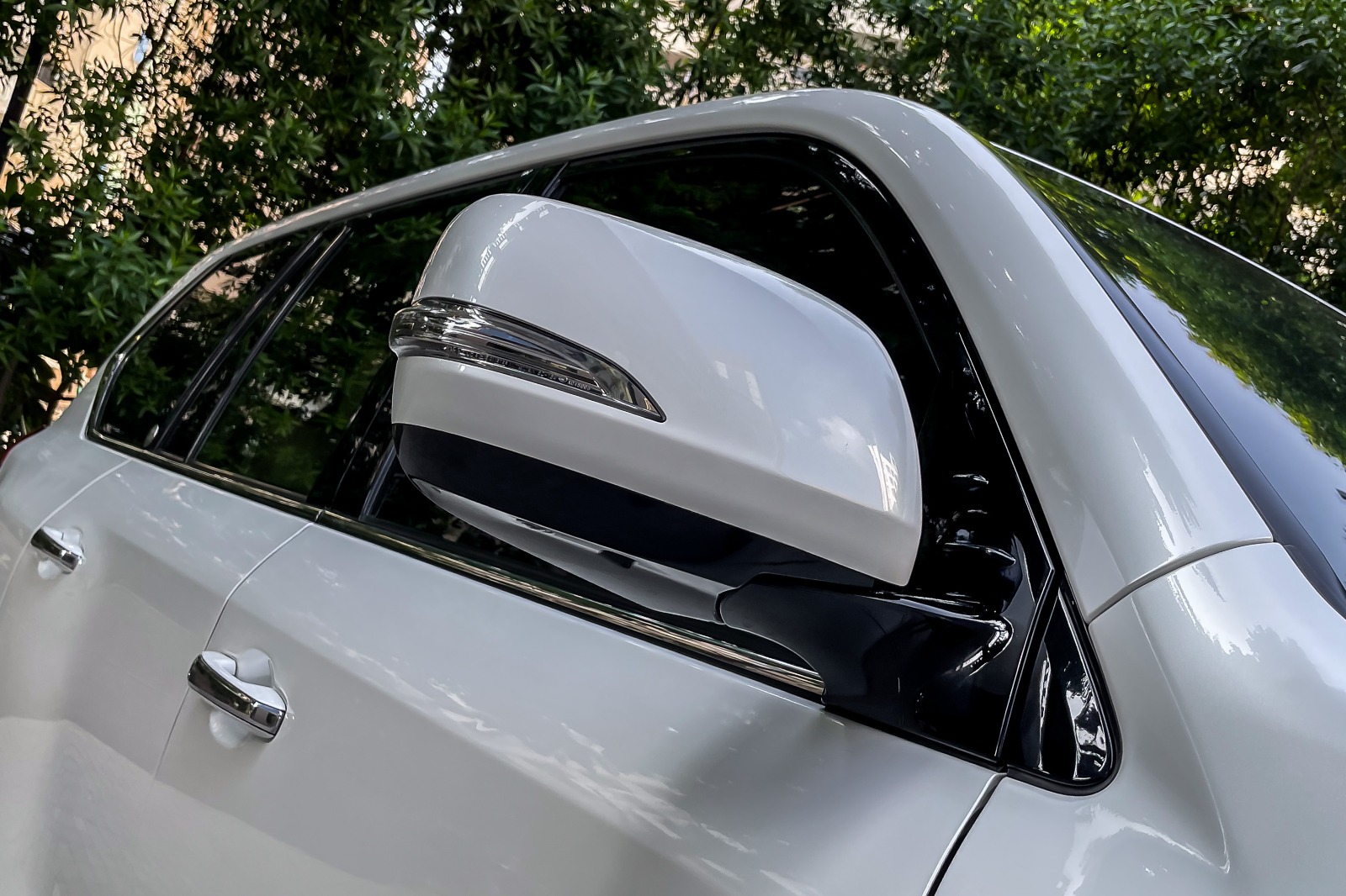 2020 LEXUS LX 570 V8