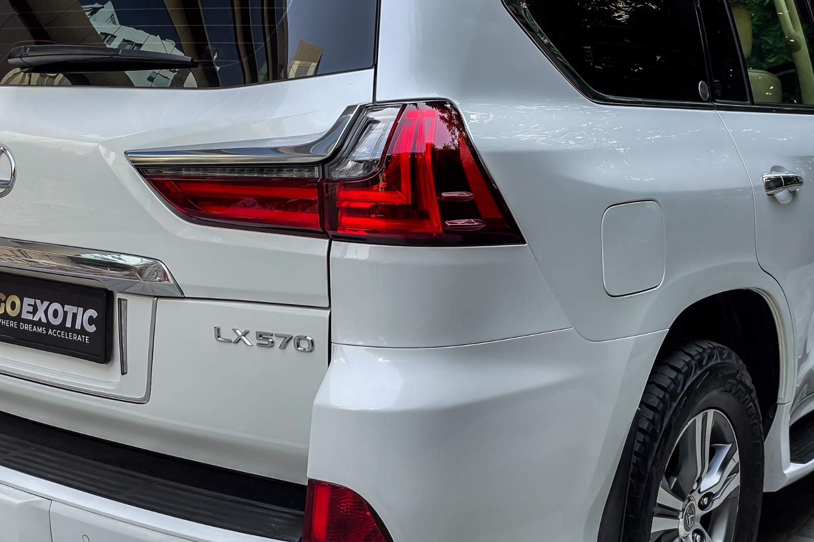 2020 LEXUS LX 570 V8