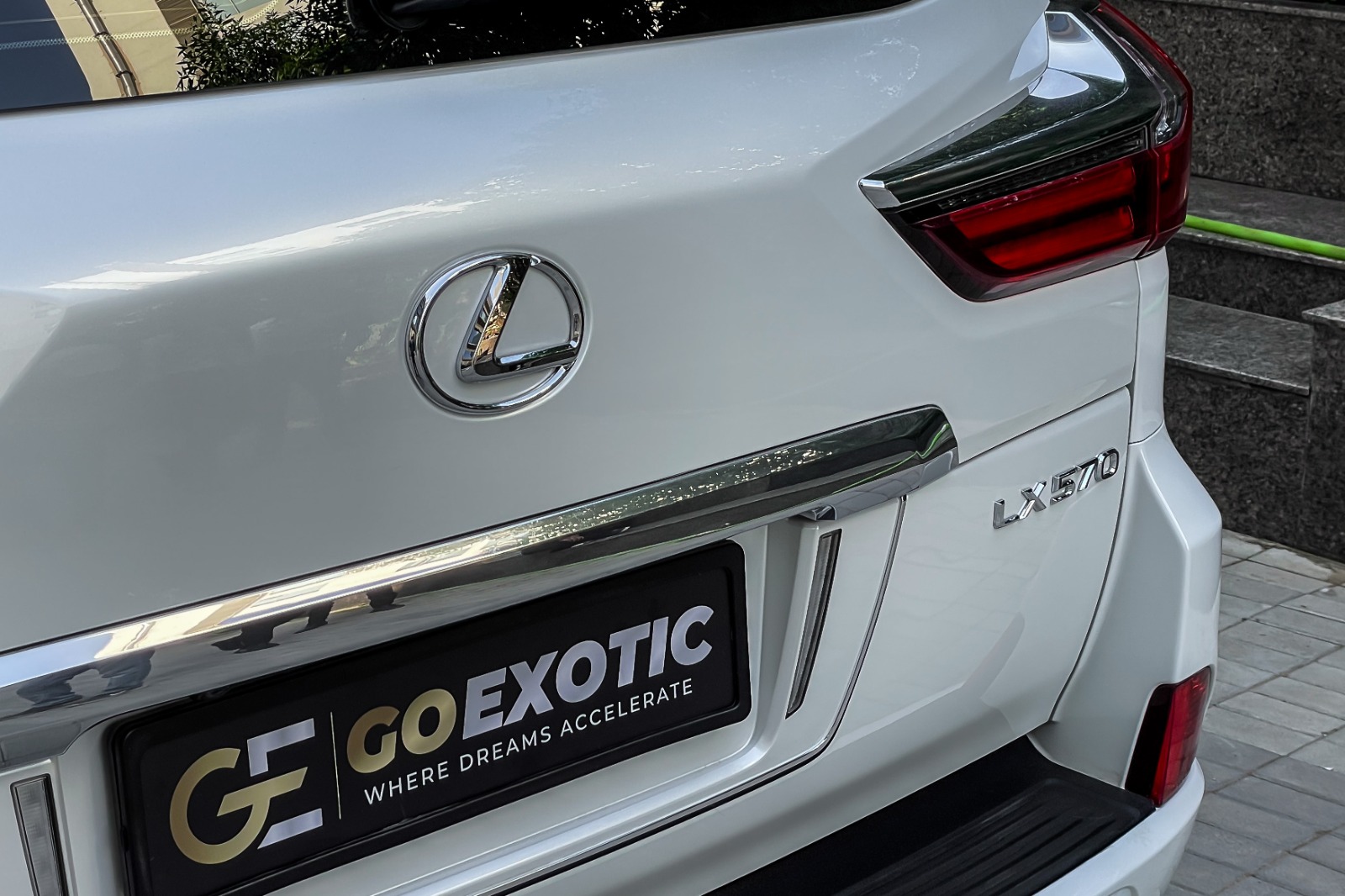 2020 LEXUS LX 570 V8