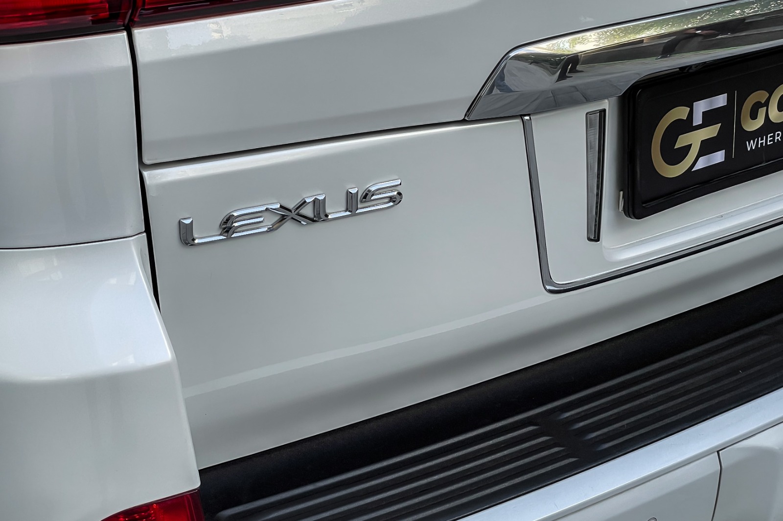 2020 LEXUS LX 570 V8